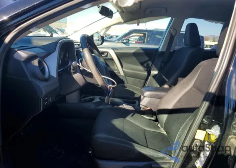 2016 Toyota Rav4 Le z USA, uszkodzony, nr VIN 2T3ZFREV8GW247013